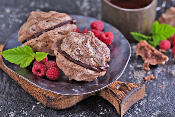 Праздник сладкоежки: 7 рецептов домашних пирожных на любой вкус